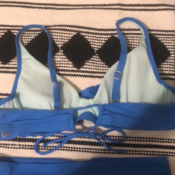 Bathingsuit set - Picture 3 of 9